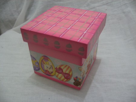 Caixa  Páscoa  Cor Rosa